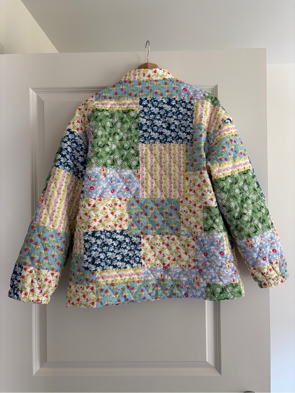 Floral patchwork quilt look jacket - Picture 2 of 3